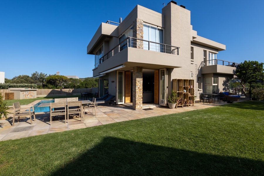 4 Bedroom Property for Sale in Whale Rock Beach Western Cape